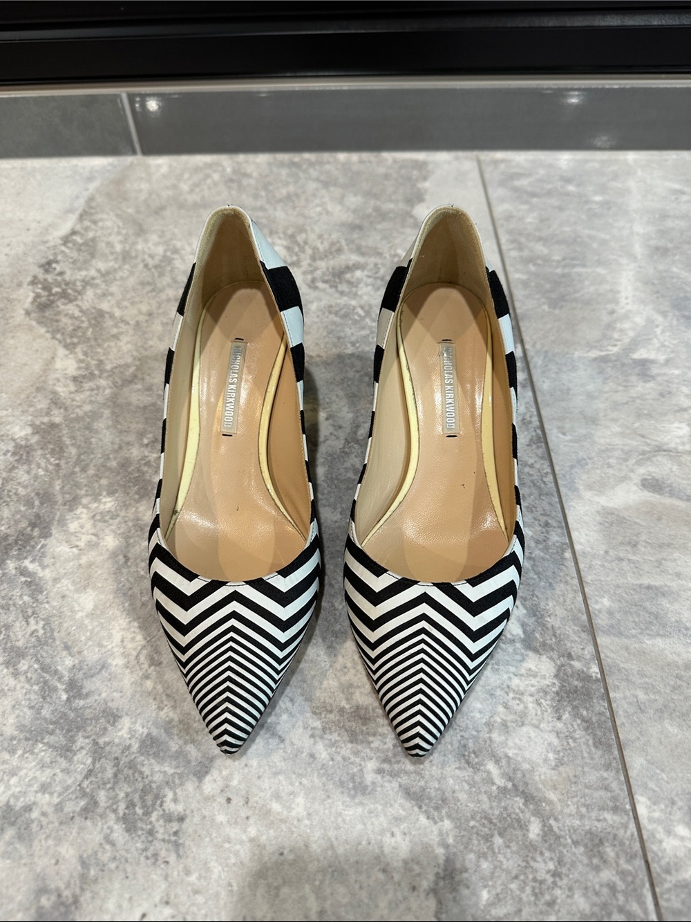NICHOLAS KIRKWOOD Striped Pointed-Toe Flats in Black and White w gold heel !